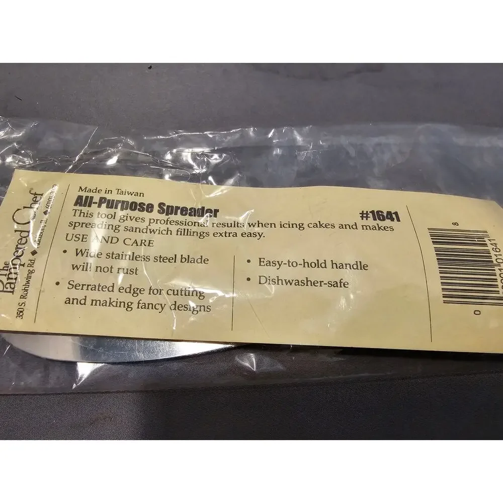 Pampered Chef #1641 - All-Purpose Spreader Stainless w/Protective Cover - NIB